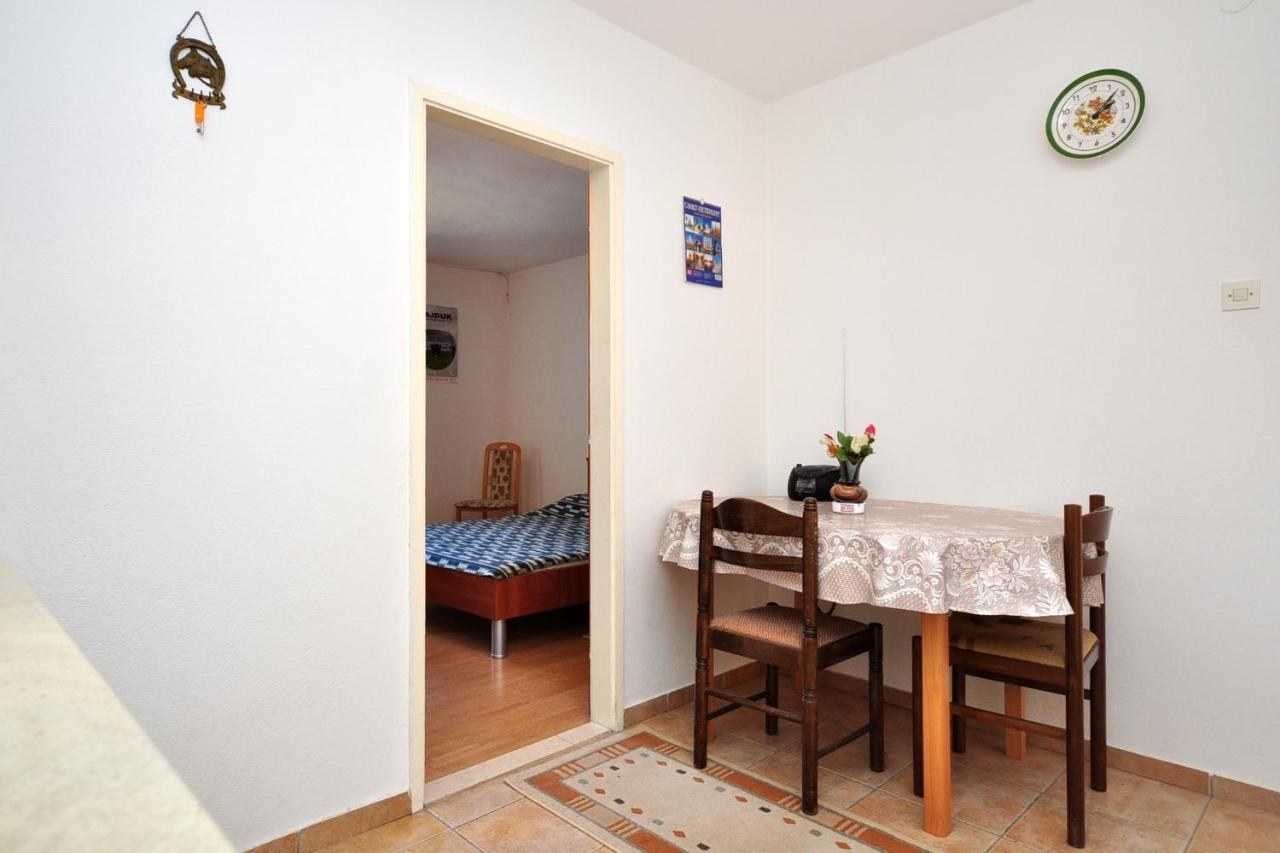 Apartments By The Sea Arbanija, Ciovo - 1085 Trogir Bagian luar foto