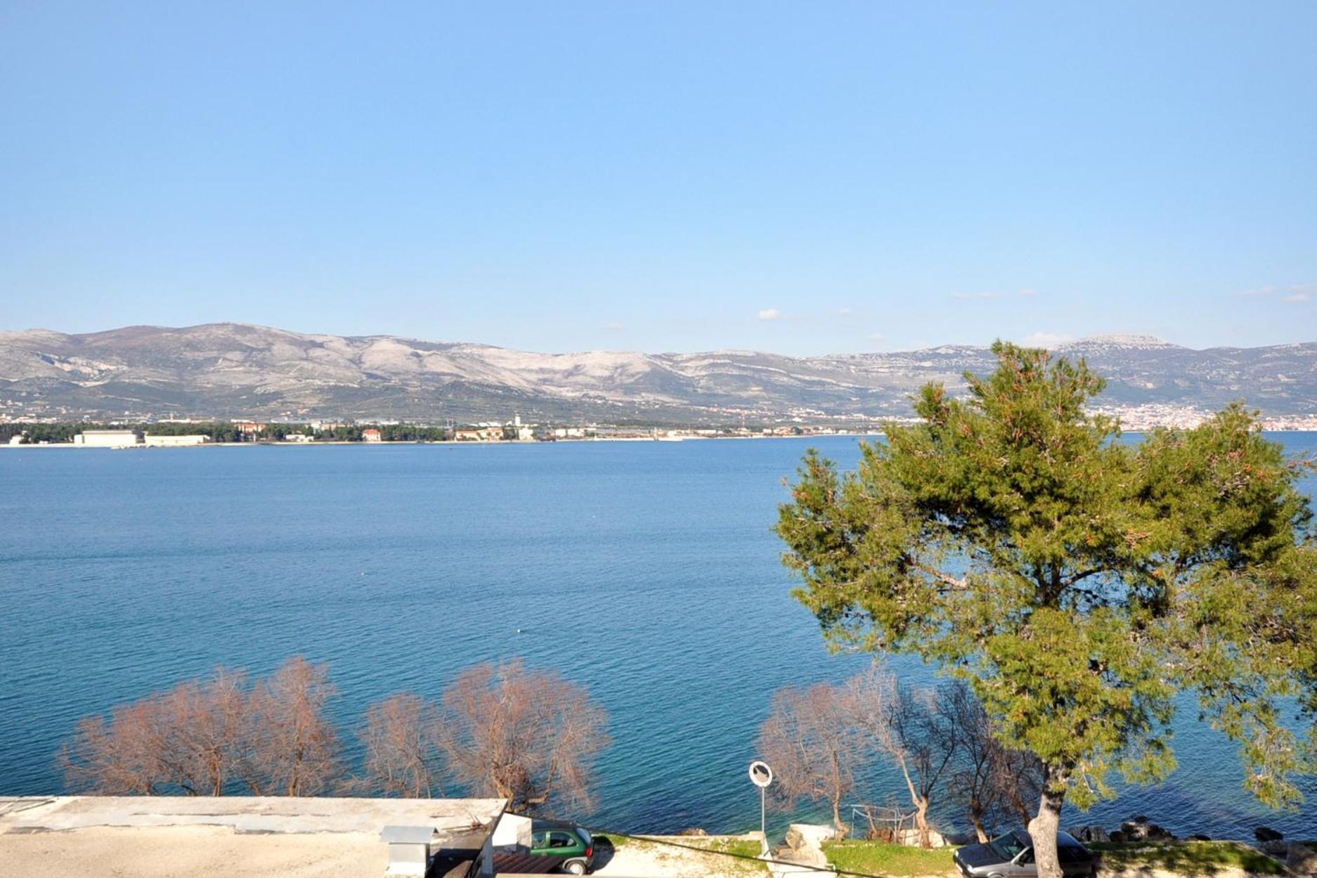 Apartments By The Sea Arbanija, Ciovo - 1085 Trogir Bagian luar foto