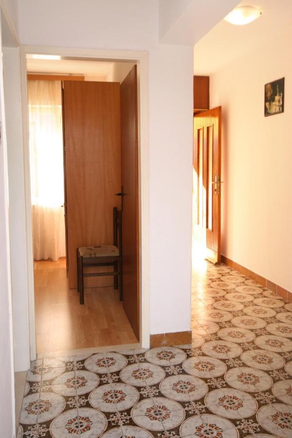 Apartments By The Sea Arbanija, Ciovo - 1085 Trogir Bagian luar foto